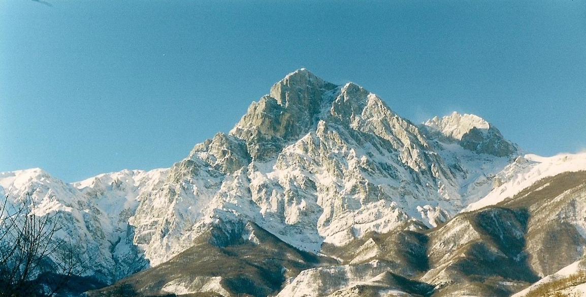 Grand Resso Alla scoperta del Gran Sasso » Campo Base Outdoor Equipment